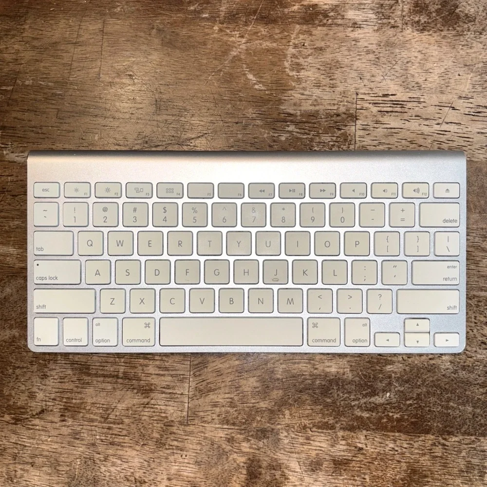 Apple Magic Keyboard‎ Bluetooth Wireless Original Aluminum Slim A1314 Powers On